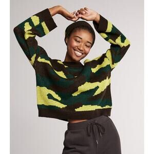 Yummy Sweater Co. Camo Easy Crewneck Cropped Sweater - M